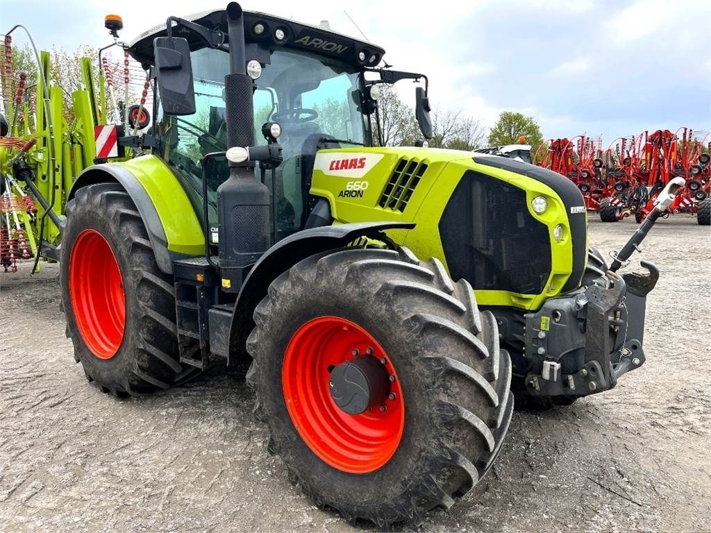 E-FARM: Claas Arion 660 CMATIC CEBIS - Tracteur - id NWRLJXN - 139 496 € - Année: 2023 - Lecture du nombre d'heure: 1 250,Puissance du moteur (chevaux): 196,Allemagne