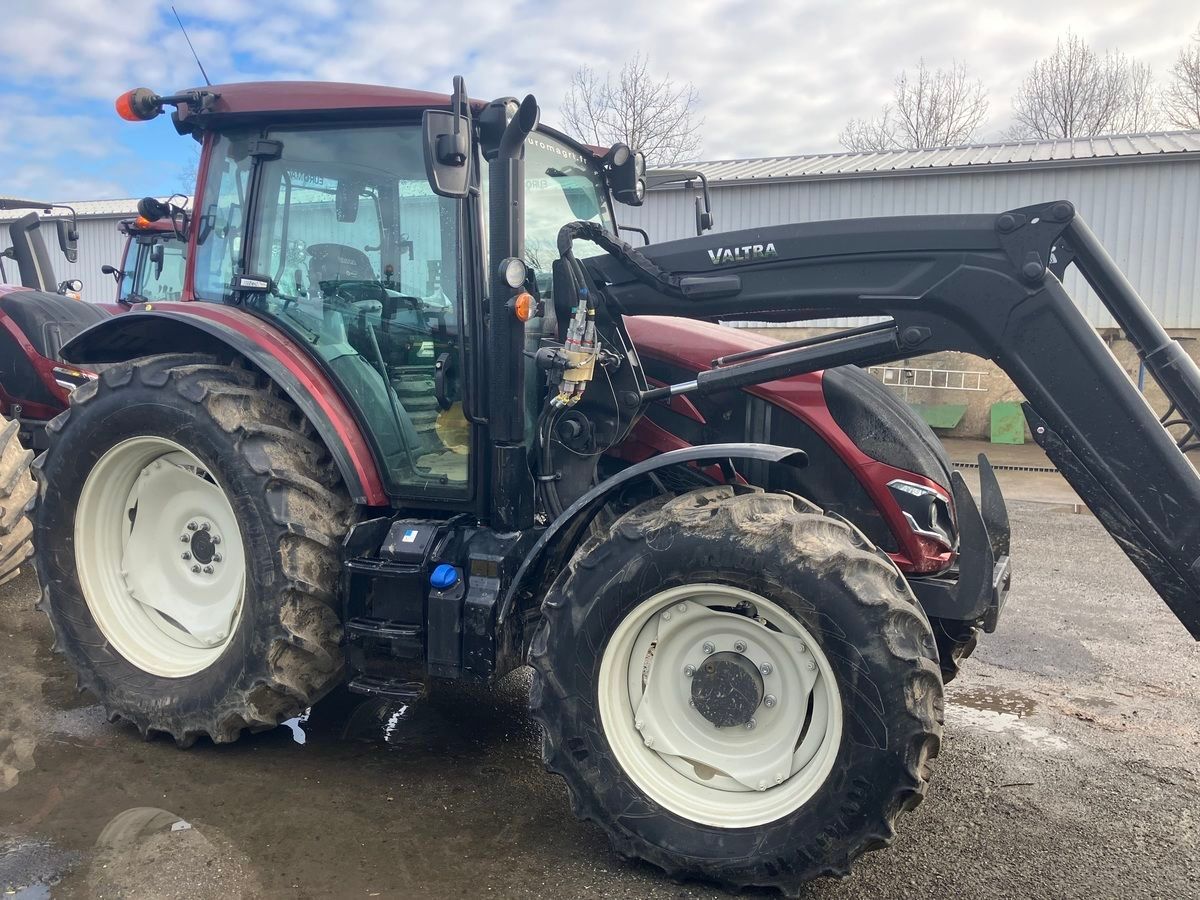 Valtra A115 Tractor €70,000