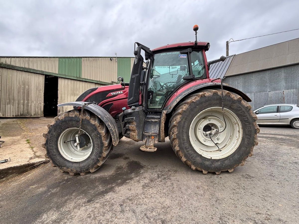 Valtra T 234 V SmartTouch Tractor €97,500