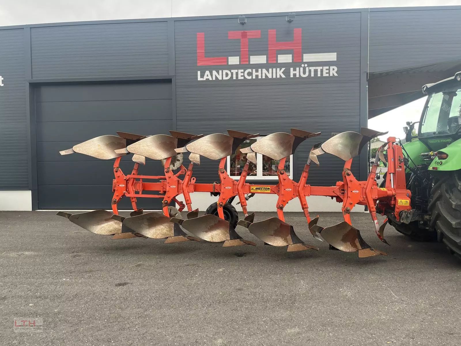 E-FARM: Kuhn Vari-Master 152 T 5 - Charrue - id 1GS8DHD - 15 398 € - Année: 2012 - Autriche