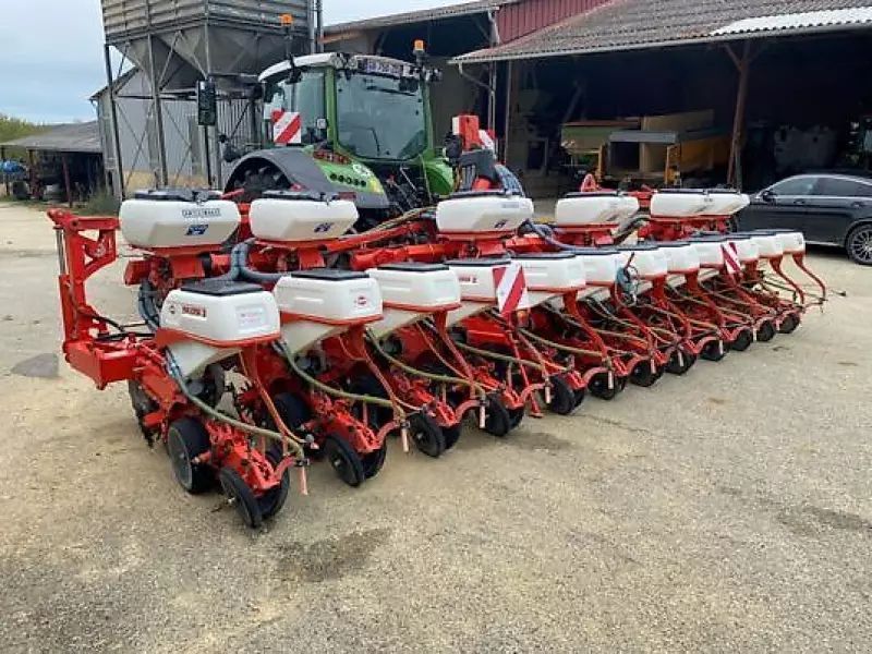 E-FARM: Kuhn maxima 2 - Semoir de précision - id HF7JY7X - 50 000 € - Année: 2015 - France