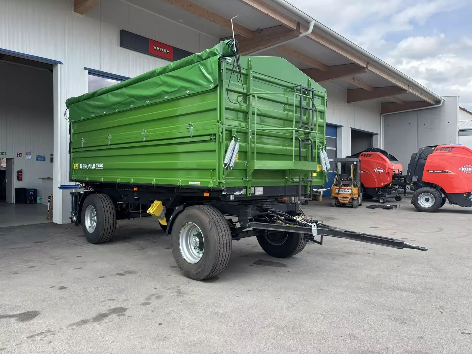 E-FARM: Pronar t680 - Basculantă - id UM4SEXN - 23.325 EUR - Anul: 2025 - Austria