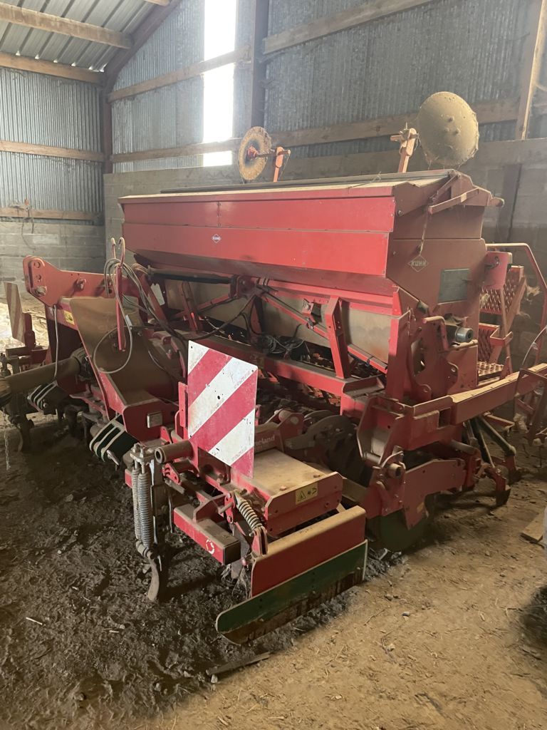 Kuhn INTEGRA 3000 Combinación de taladradoras 9500 €