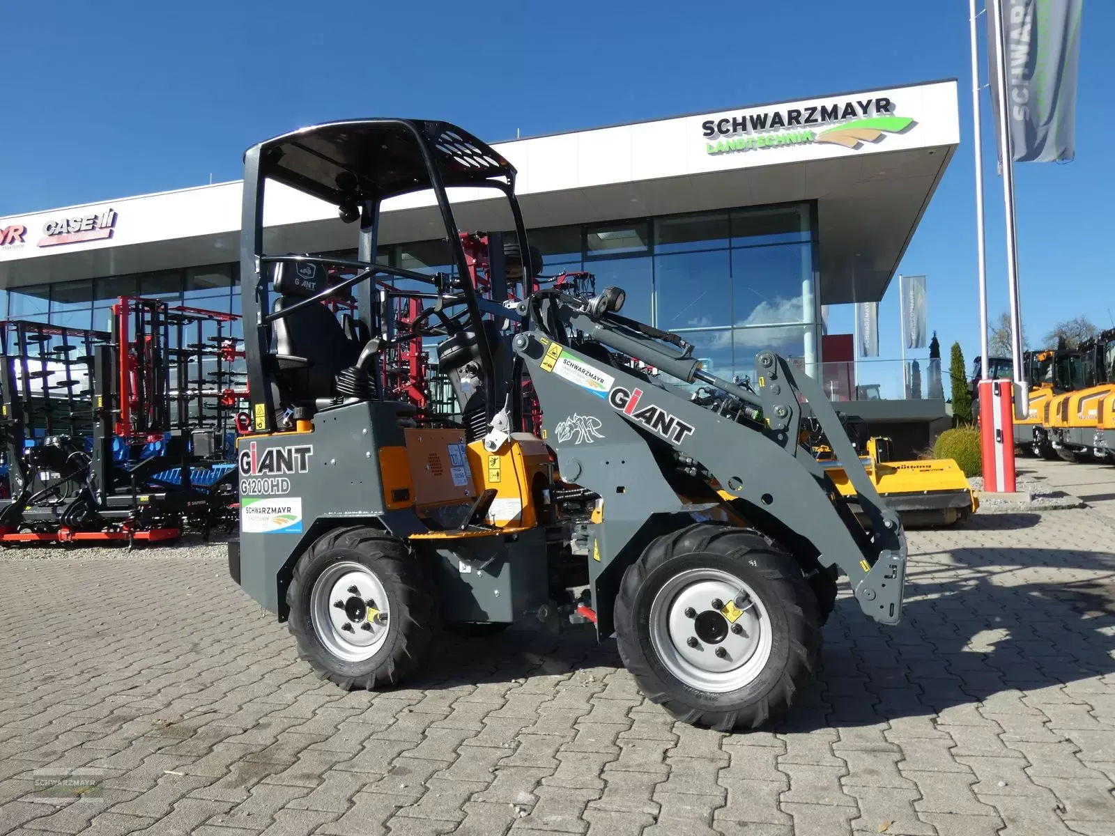 E-FARM: Giant g1200 - šarnyrinis krautuvas - id SAPR7UR - Gamybos metai: 2022 - Variklio galia (AG): 25,Austrija