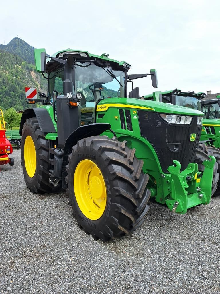 E-FARM: John Deere 7R 330 - Traktor - id ICWIFKP - 225.833 € - Produktionsår: 2023 - Motortimer: 1,Motoreffekt (HP): 330,Østrig