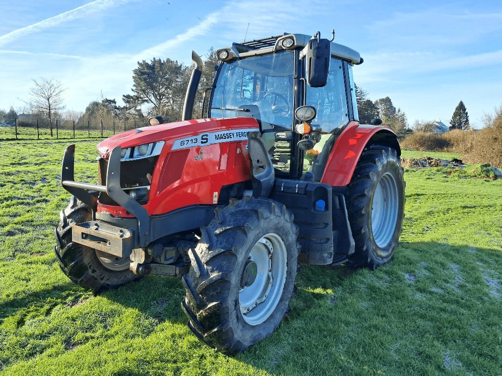 E-FARM: Massey Ferguson 6713 - Traktor - id U9G2CUF - 74.400 € - Produktionsår: 2020 - Motortimer: 4.565,Motoreffekt (HP): 130,Frankrig