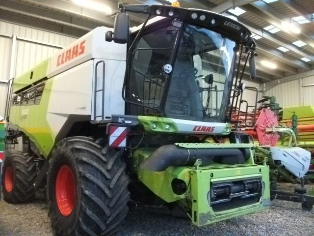 Claas Lexion 7500 Combine harvester €284,000