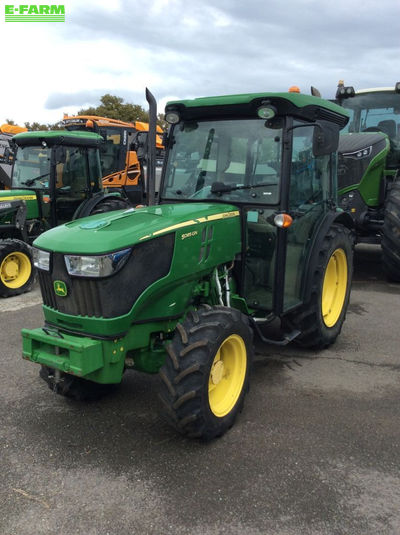 E-FARM: John Deere 5085 M - Τρακτέρ - id PUGJLBX - 30.000 € - Χρονία: 2016 - Μετρητής ωρών: 2.487,Ισχύς κινητήρα: 85,Γαλλία