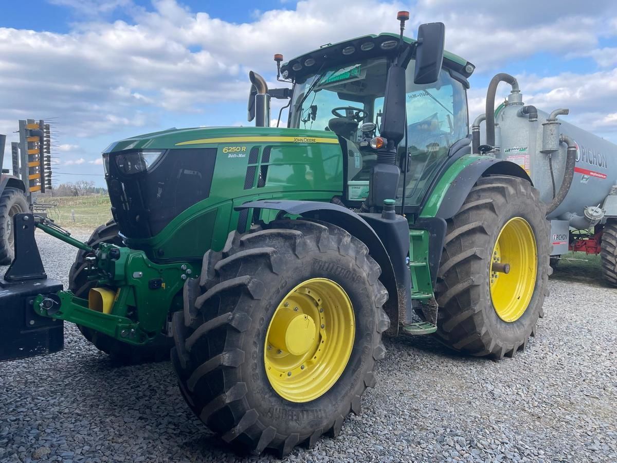 E-FARM: John Deere 6250R - Tractor - id SFKFPX3 - €159,000 - Year of construction: 2021 - Engine hours: 2,000,Engine power (HP): 250,France