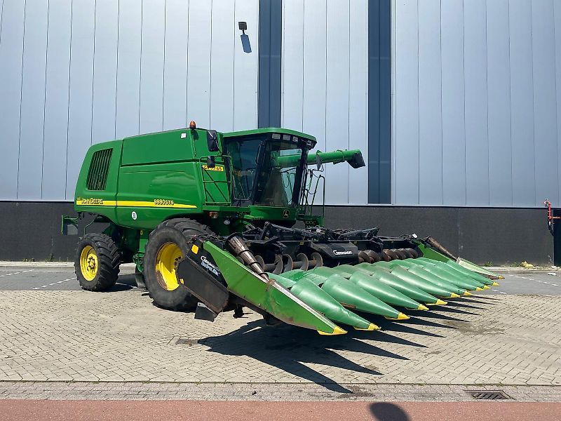 John Deere 9880 STS Combine harvester €59,000