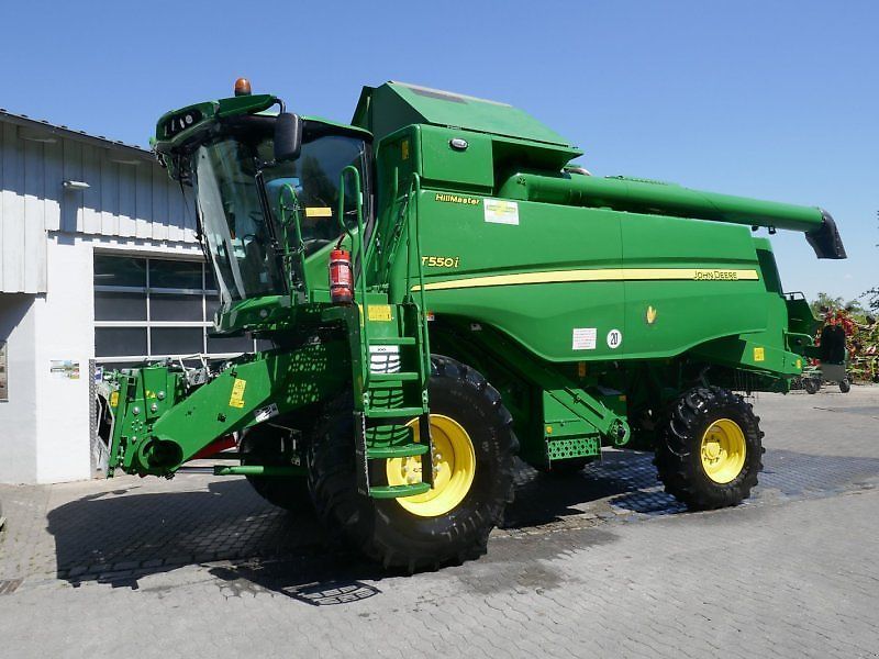John Deere T 550i Combine harvester €149,000