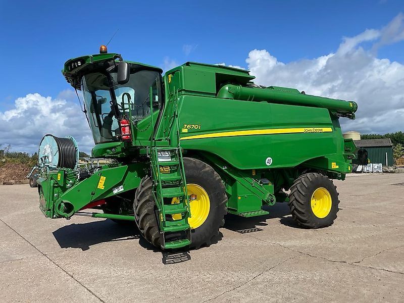 E-FARM: John Deere T 670 i - Kombajn zbożowy - id 4UQFXNR - 187 334 € - Rok produkcji: 2019 - Motogodziny: 870,Moc silnika: 455,Zjednoczone Królestwo