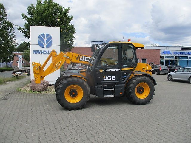 E-FARM: JCB 532-70 AGRI Super - Telehandler - id CHS5EMT - €86,134 - Year of construction: 2022 - Engine hours: 830,Germany