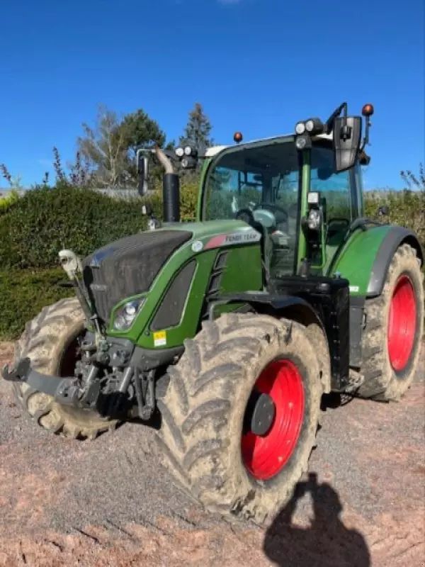 E-FARM: Fendt 724 Vario Profi - Tracteur - id 2DLWRH9 - 97 000 € - Année: 2019 - Lecture du nombre d'heure: 7 100,Puissance du moteur (chevaux): 240,France