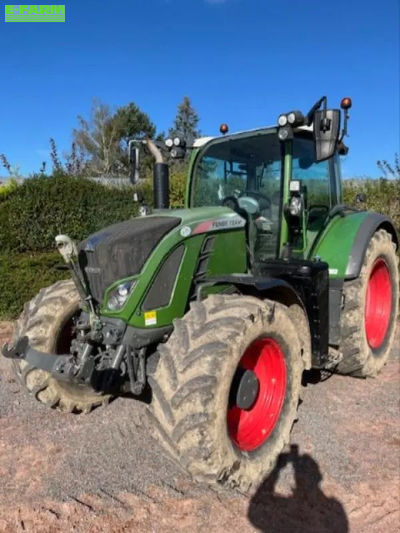 E-FARM: Fendt 724 Vario Profi - Трактор - id 2DLWRH9 - 97 000 € - Година на построяване: 2019 - Работни часове на двигателя: 7100,Мощност на двигателя (HP): 240,Франция