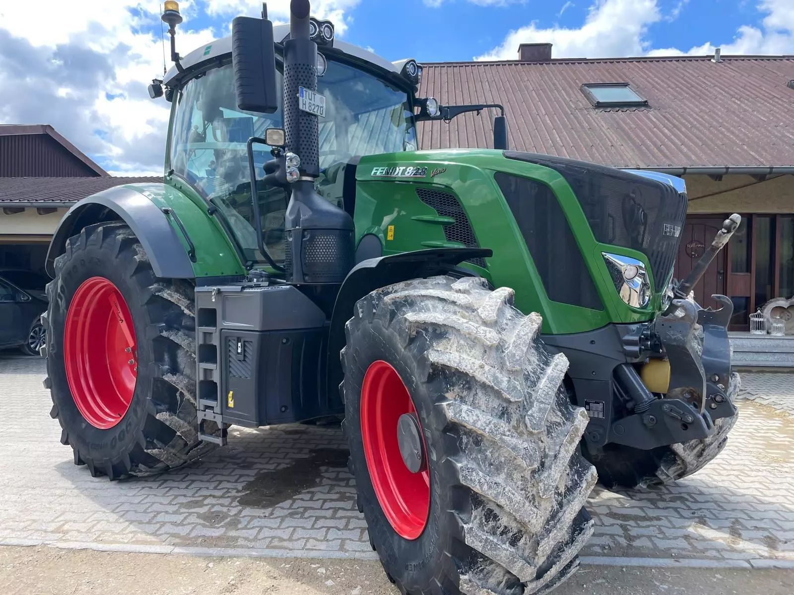 E-FARM: Fendt 828 Vario ProfiPlus - Traktor - id F2UHTKG - 128.000 € - Baujahr: 2018 - Abgelesene Motorstunden: 3.500,Deutschland