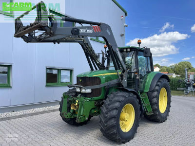 E-FARM: John Deere 6820 Premium - Tractor - id IUVMTN6 - €37,615 - Year of construction: 2002 - Engine hours: 9,400,Engine power (HP): 135,Germany