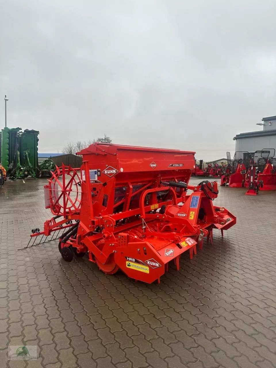 E-FARM: Kuhn Integra 3003-24 SD - Siewnik rzędowy/agregat uprawowo-siewny - id BFGSIAF - 28 000 € - Rok produkcji: 2023 - Niemcy