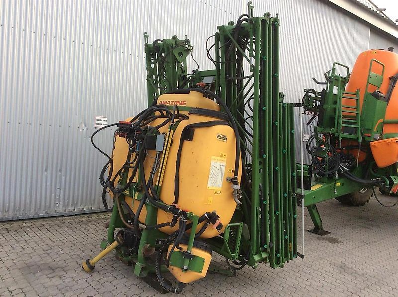 E-FARM: Amazone uf 1200 - Sprayer - id QUVLTKM - €11,345 - Year of construction: 1999 - Germany