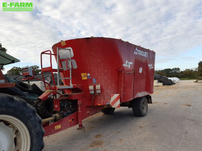 E-FARM: TRIOLIET Solomix 2-2400 - Mixer feeder - id BREALDA - €25,000 - Year of construction: 2017 - France