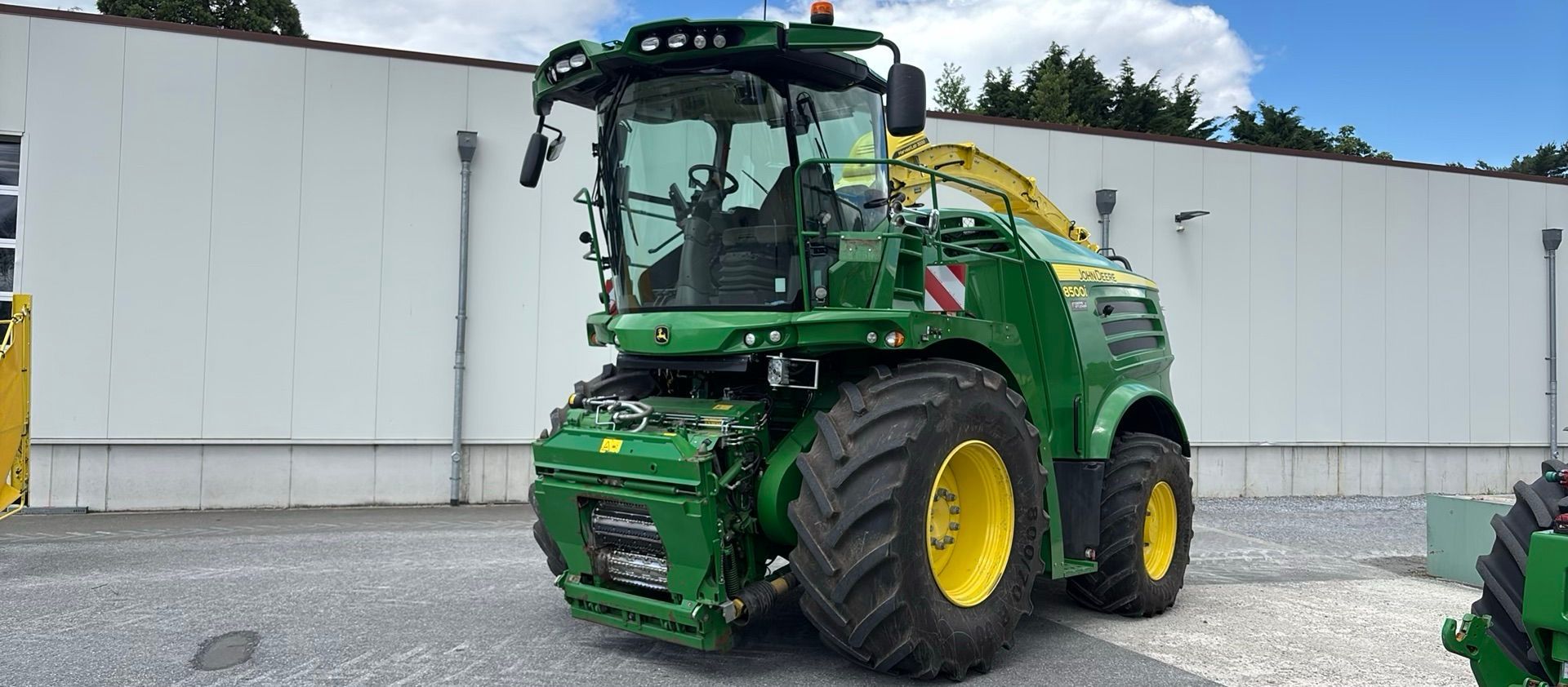 John Deere 8500 Self propelled forage harvester €184,000