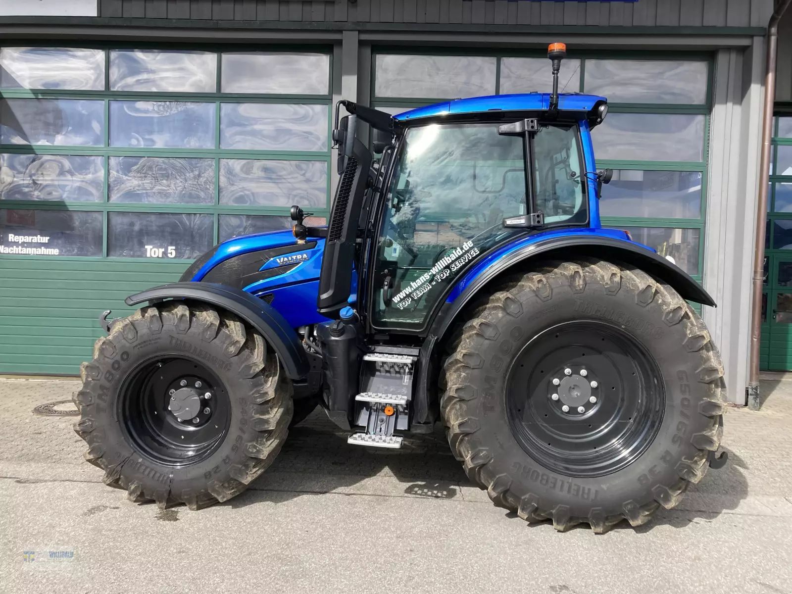 Valtra N 175 Tractor €109,000