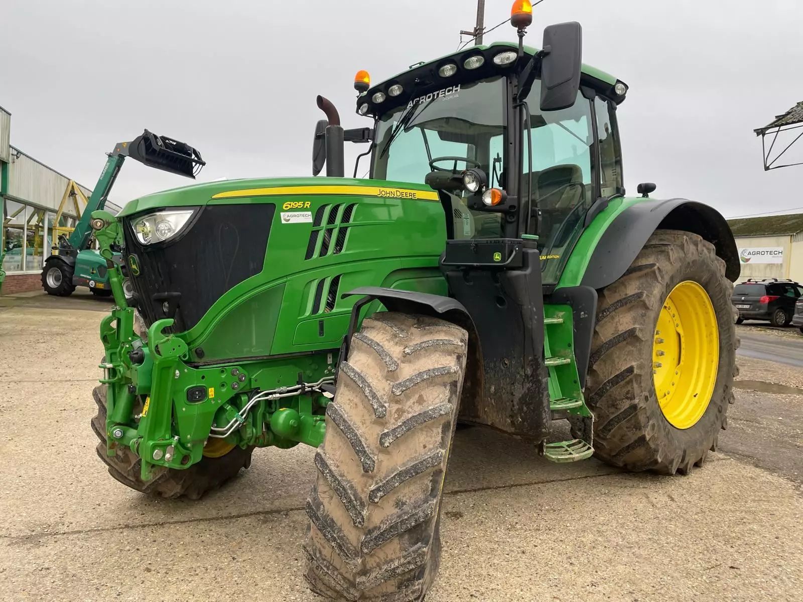 John Deere 6195 R Tractor €135,000