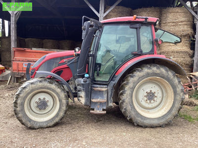 E-FARM: Valtra N114e - Tractor - id CIJFHXU - €49,000 - Year of construction: 2017 - Engine hours: 4,300,Engine power (HP): 115,France