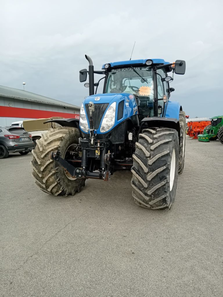 New Holland T7.220 Τρακτέρ 69.000 €