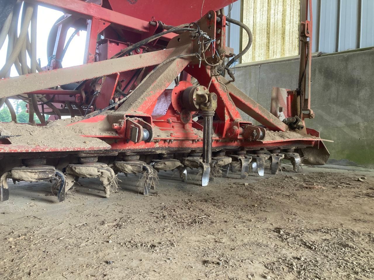 E-FARM: Kuhn HRB 403 D - Power harrow - id FNYZQA8 - €6,000 - Year of construction: 2008 - France