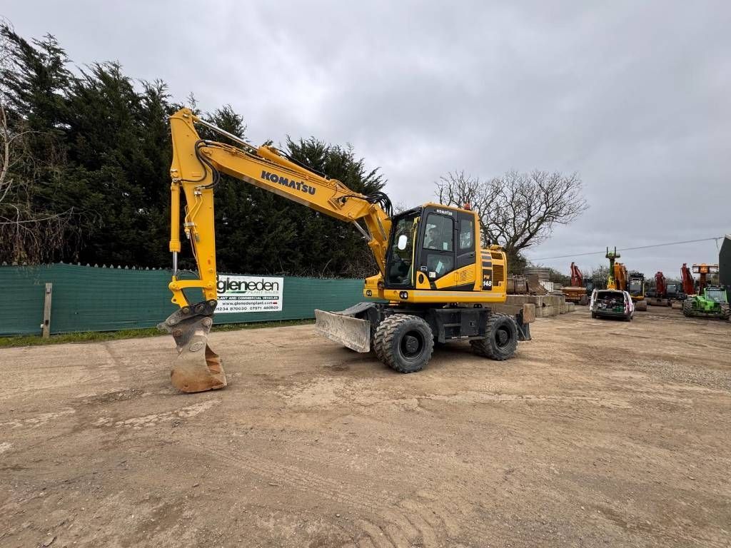 KOMATSU pw 148-11 Excavadora de ruedas 69.348 €