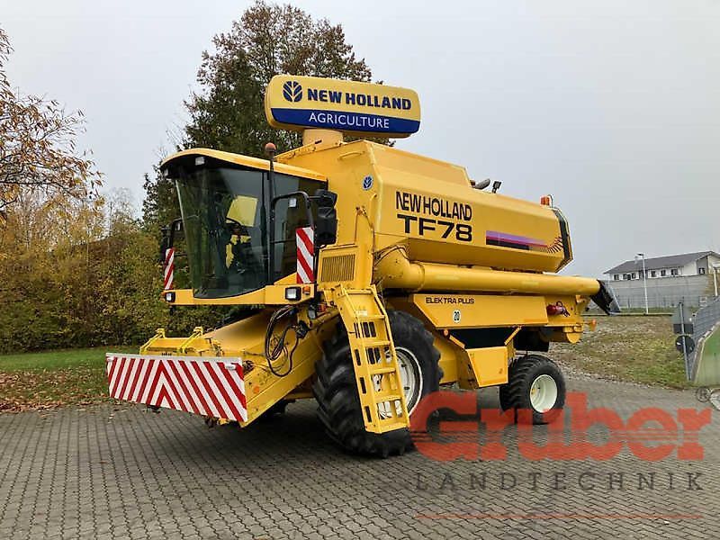 E-FARM: New Holland TF 78 E Plus - Kombajn zbożowy - id UE6PKLX - 42 680 € - Rok produkcji: 2001 - Motogodziny: 2997,Moc silnika: 360,Niemcy