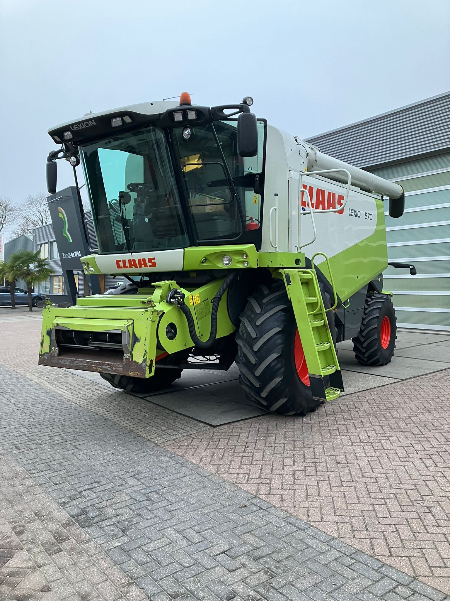 Claas Lexion 570 Combine harvester €89,000