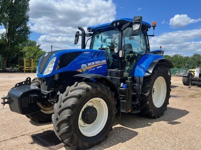 New Holland T7.225 Трактор 103 379 €
