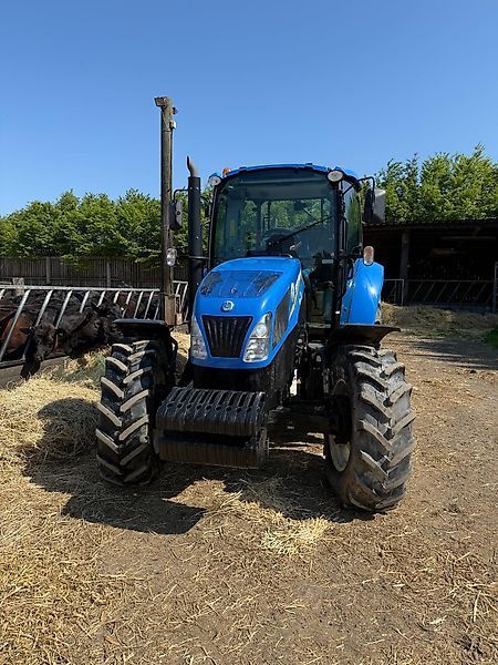 New Holland T5.115 Trattore 40.485 €