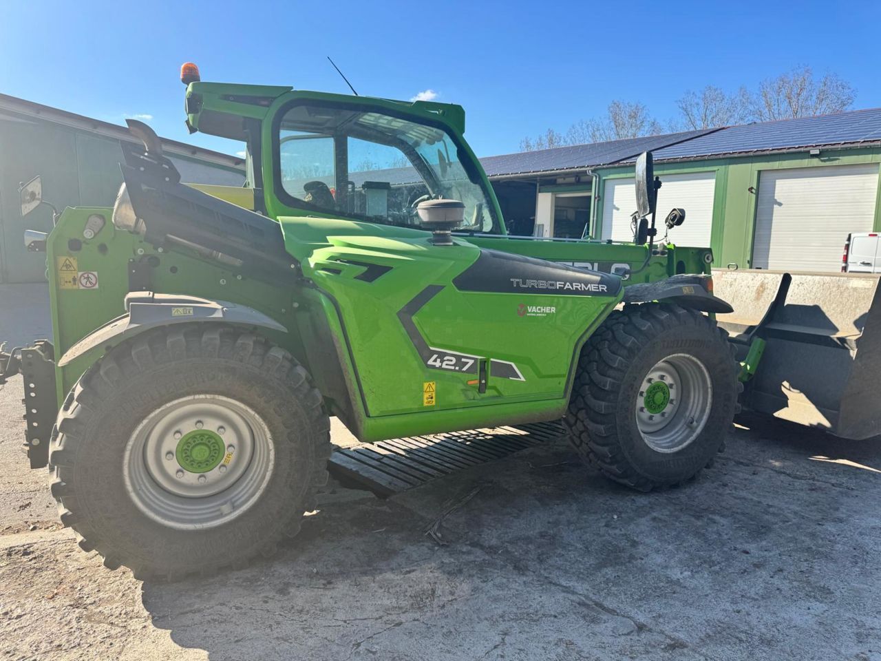 E-FARM: Merlo tf42.7 cs 140 - Ładowacz teleskopowy - id EWBTBK3 - 97 000 € - Rok produkcji: 2023 - Motogodziny: 600,Francja