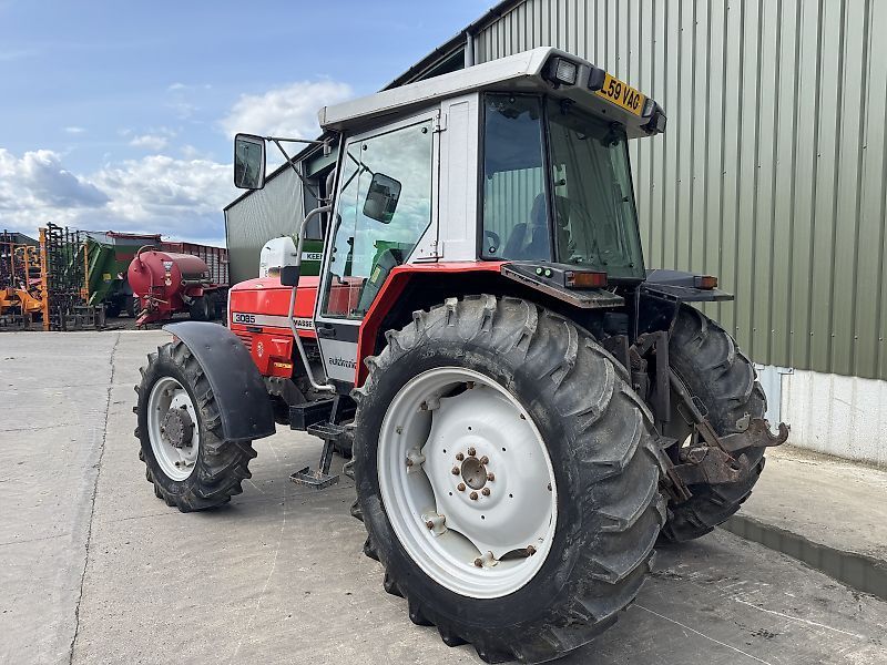E-FARM: Massey Ferguson 3085 dynashift - Tractor - id EEPQL7M - 18.408 € - Año: 1993 - Horas: 7878,Reino Unido