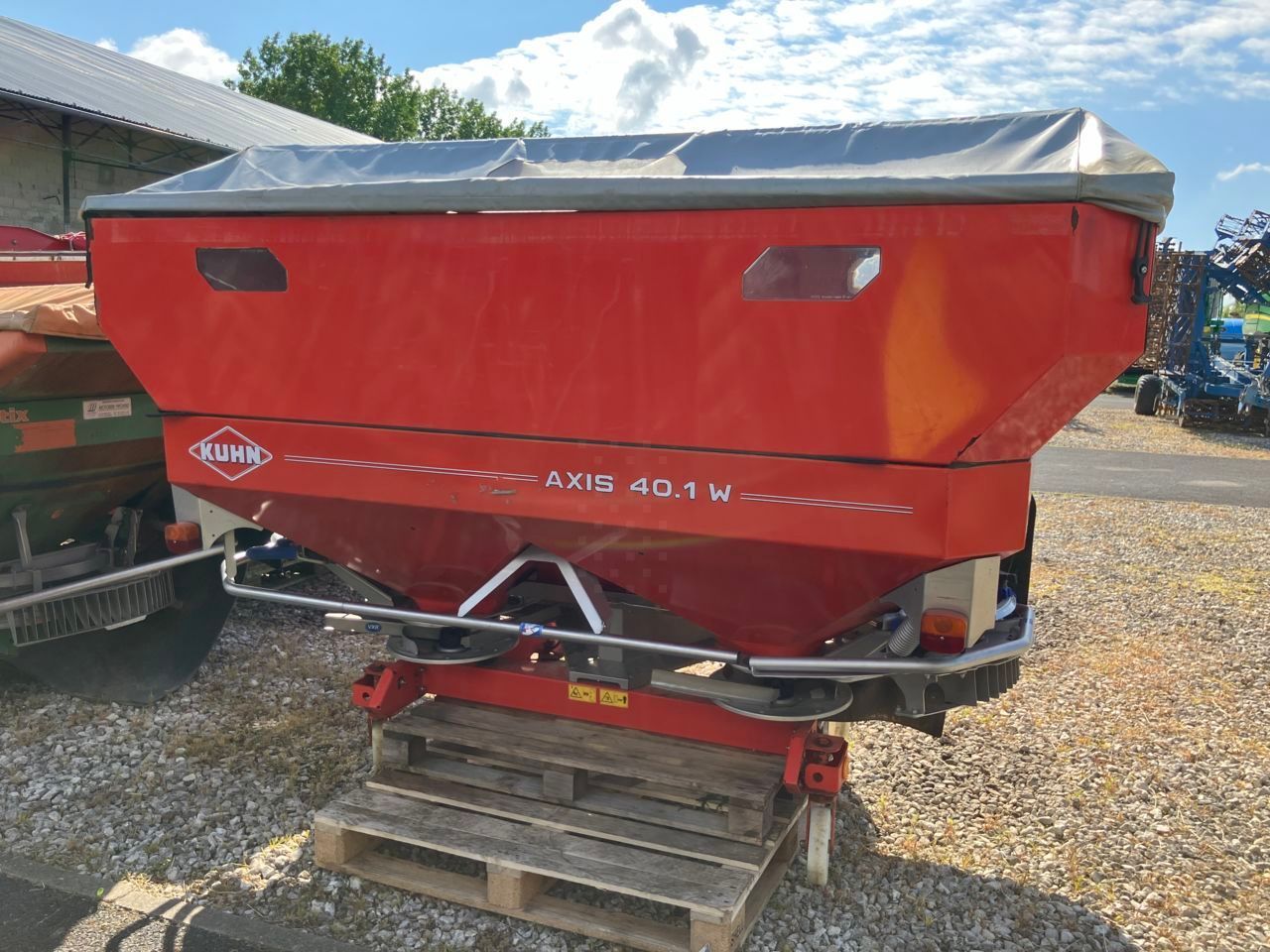 E-FARM: Kuhn axis 40.1w - Rozsiewacz nawozów - id IQG4BBH - 8500 € - Rok produkcji: 2007 - Francja