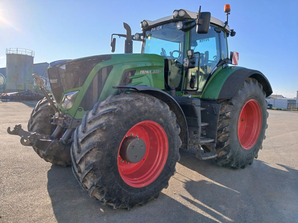 E-FARM: Fendt 933 Vario ProfiPlus - Tractor - id T45A5H8 - 135.000 € - Año: 2016 - Horas: 5894,Francia