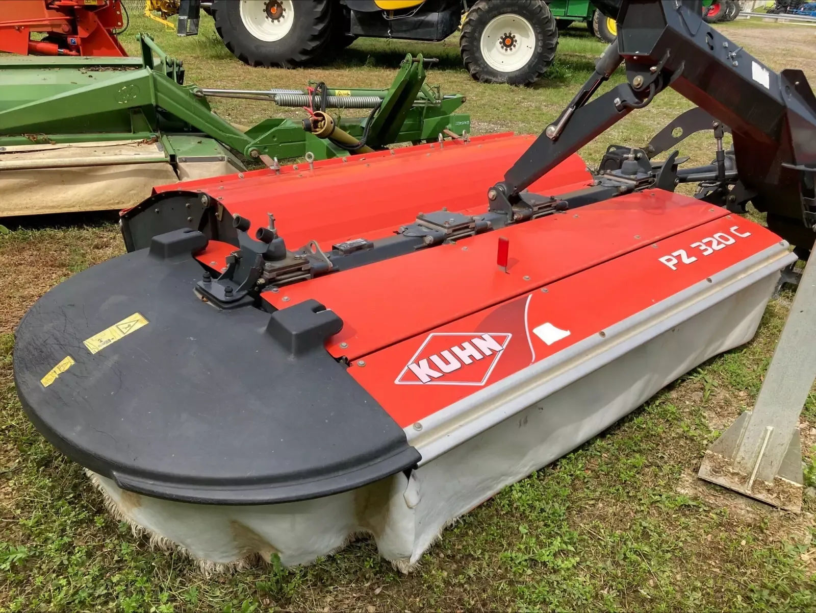 E-FARM: Kuhn PZ 320 C - Segadora - id IJFXAUA - 4500 € - Año: 2016 - Francia