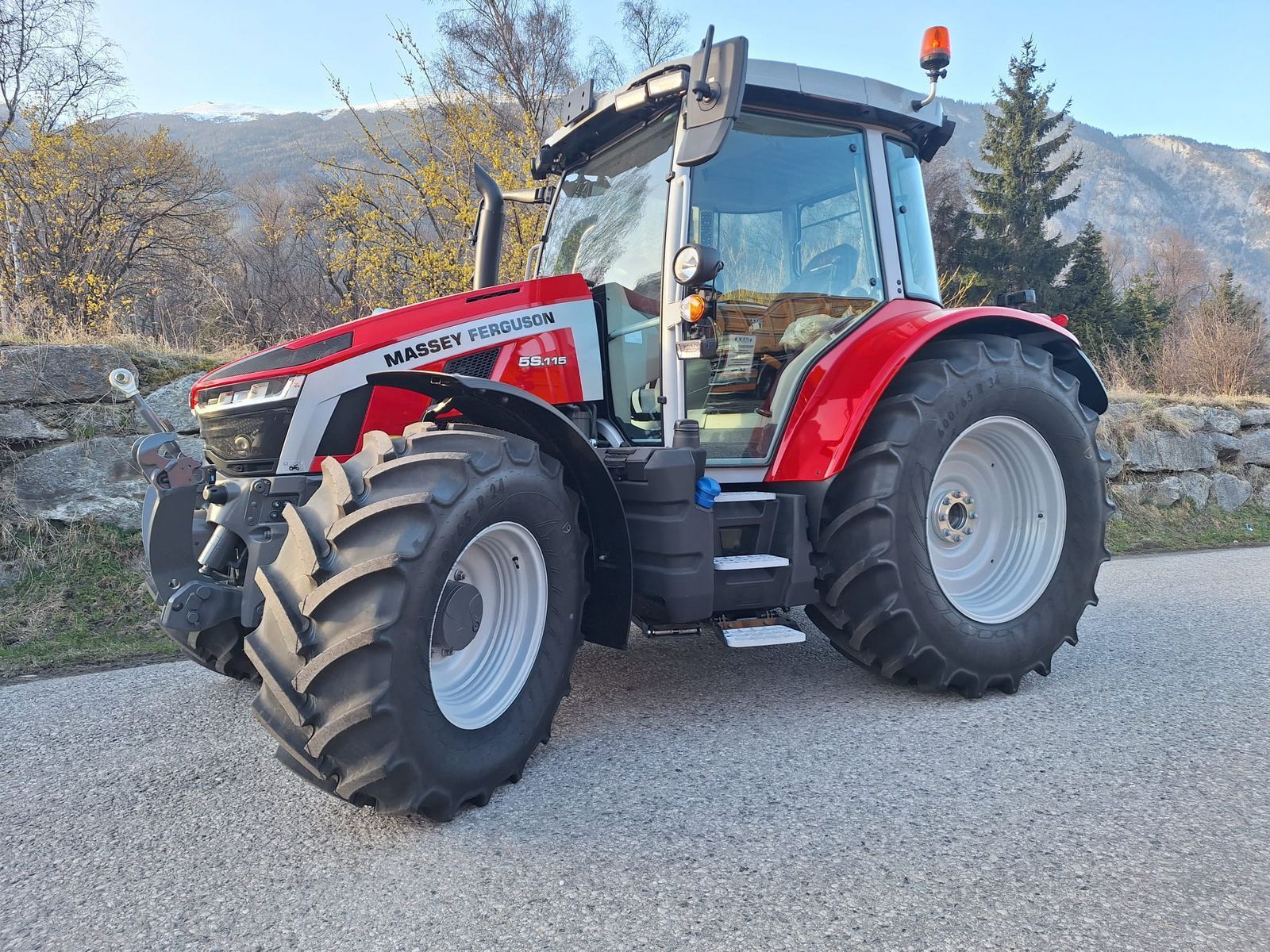 Massey Ferguson 5S.115 Traktor 95.834 €