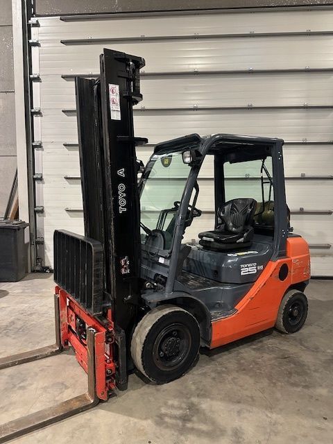 TOYOTA 02-8fgf25 Gabelstapler 11.500 €