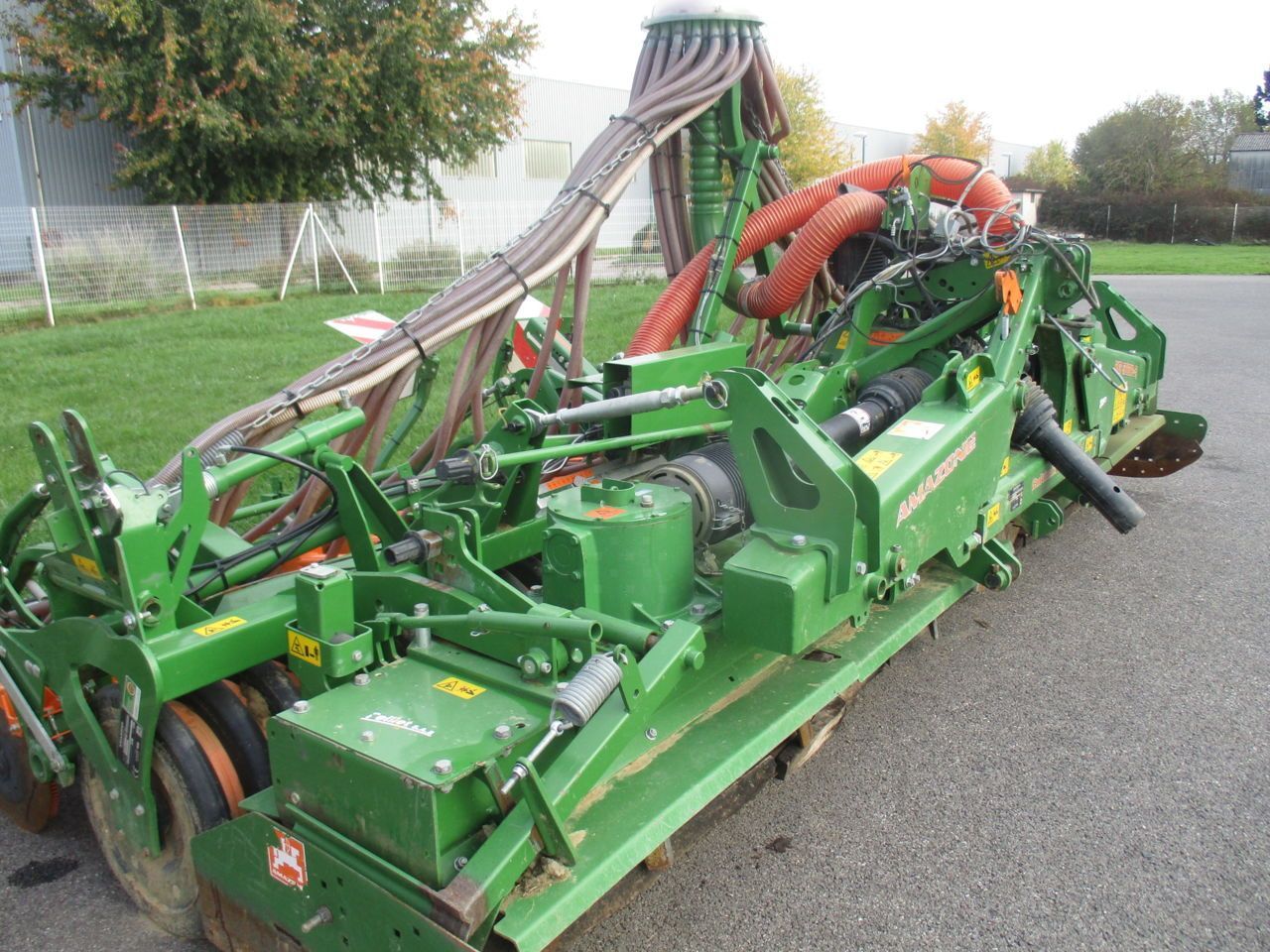 E-FARM: Amazone pneumatique - Combinación de taladradoras - id LNERUG4 - 65.000 € - Año: 2021 - Francia