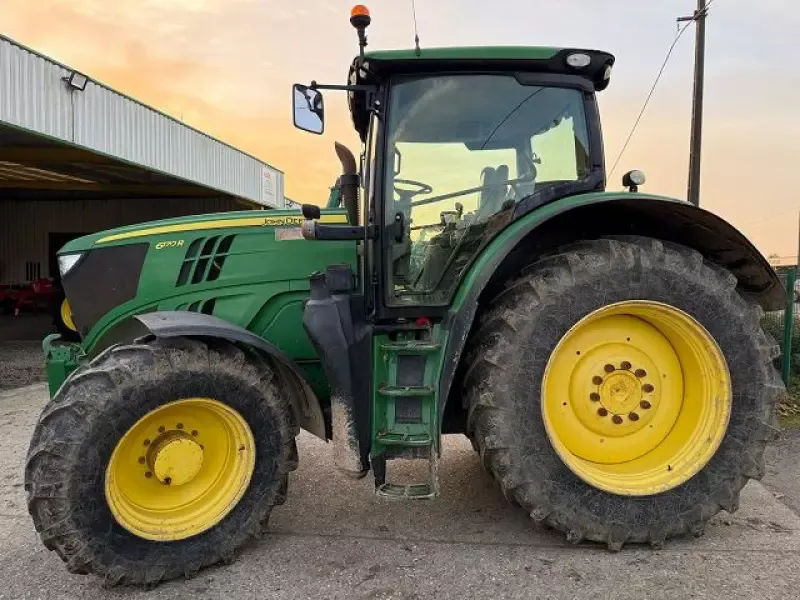 E-FARM: John Deere 6170 R - Tractor - id ZIWGAF1 - 60.000 € - Año: 2014 - Horas: 7700,Potencia del motor: 170,Francia