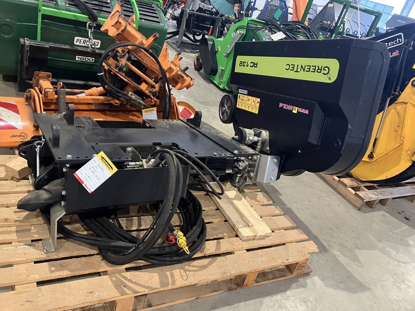 E-FARM: Greentec hxf 2802 + heckenmulcher rc 132 - Heckenmäher - id E3N8HNJ - 11.504 € - Baujahr: 2018 - Abgelesene Motorstunden: 80,Österreich