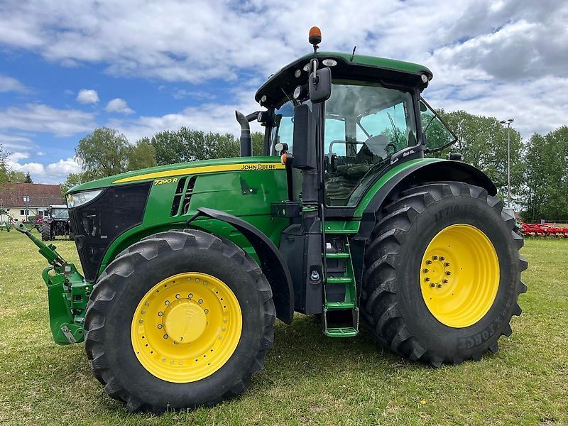 John Deere 7290 R Tractor €99,000