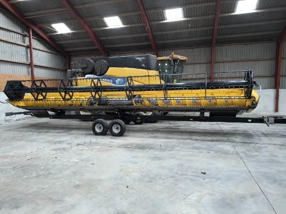 New Holland 35ft vario feet Header €17,263