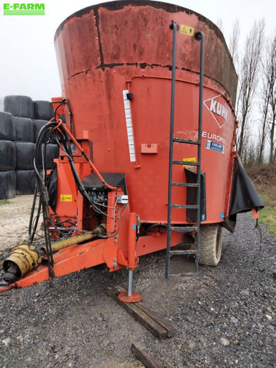 E-FARM: Kuhn euromix 1 - Mixer feeder - id SCJ2NXY - €6,000 - Year of construction: 2006 - France