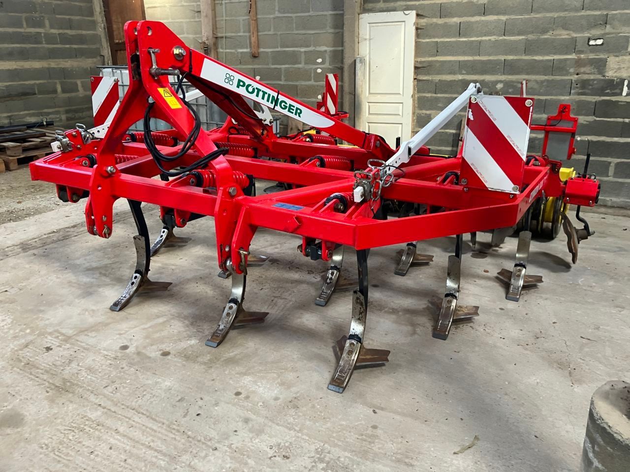 E-FARM: pöttinger synkro 3030 nova - Cultivator - id SMCMM4P - €9,000 - Year of construction: 2012 - France