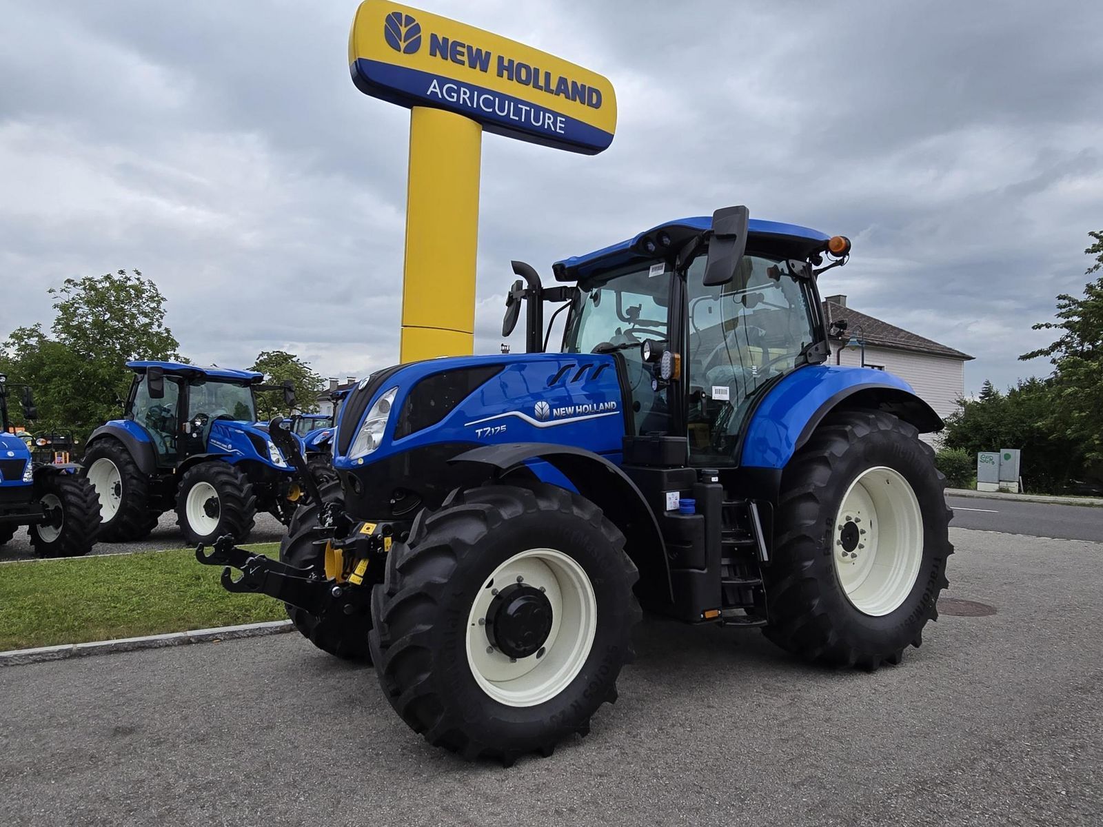 E-FARM: New Holland T7.175 - Tractor - id MYJAX2C - €115,417 - Year of construction: 2025 - Engine hours: 5,Engine power (HP): 155,Austria